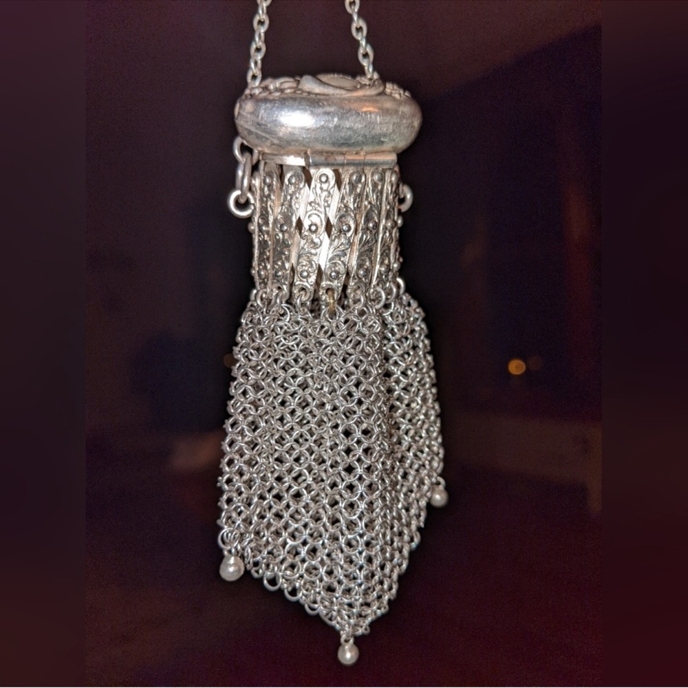 Antique 1920s Sterling Silver Chainmail Gate Top Chatelaine Coin Purse